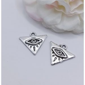 Breloque argentée triangle œil 16*14 mm