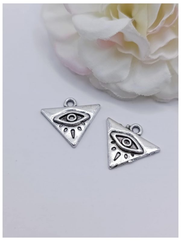 Breloque argentée triangle œil 16*14 mm
