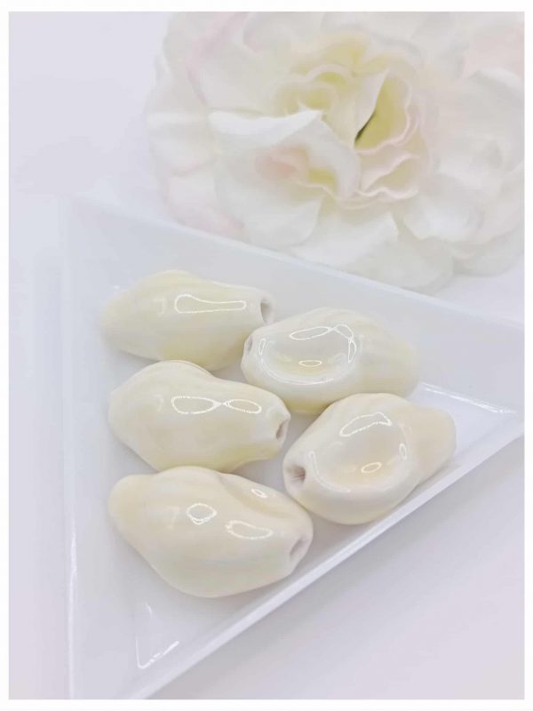 Grosse perle céramique coquillage 20 mm crème