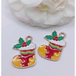 Breloque dorée émaillée chaussette de Noël