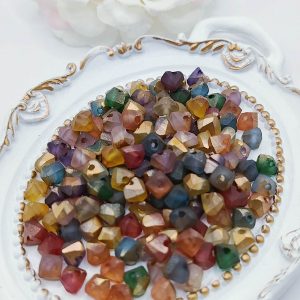 Perles colorées forme atypique