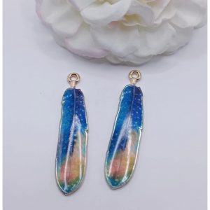 Accueil Breloque dorée émaillée plume bleu